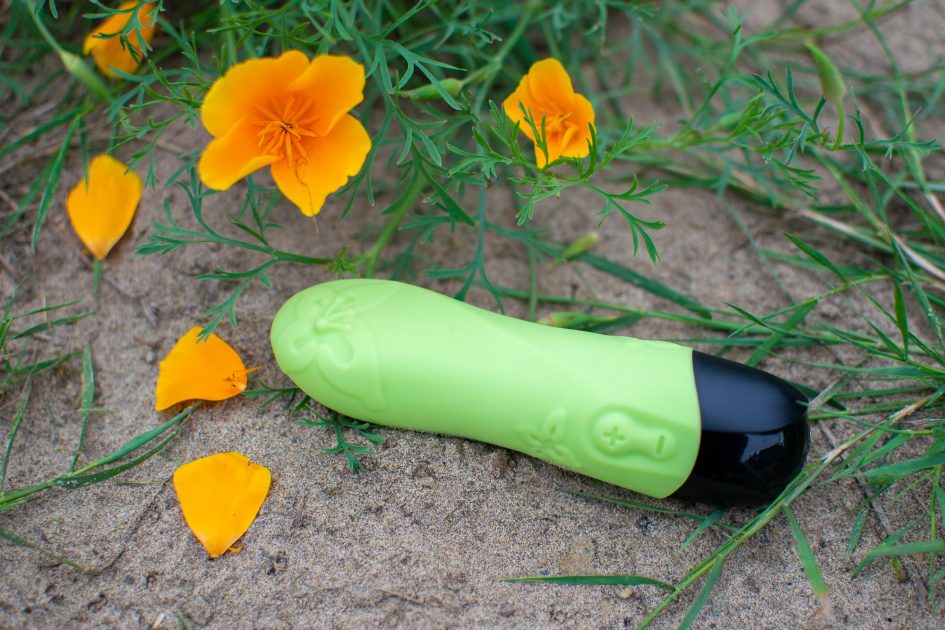 Fun Factory MiniVibe Spring rechargeable silicone vibrator