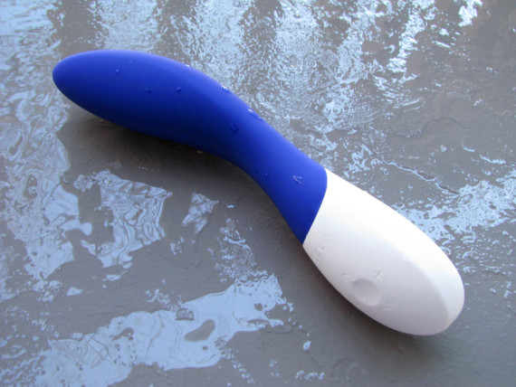 LELO Mona Wave rechargeable G-spot vibrator