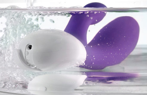 LELO Ina 2 underwater, with the charging port open.