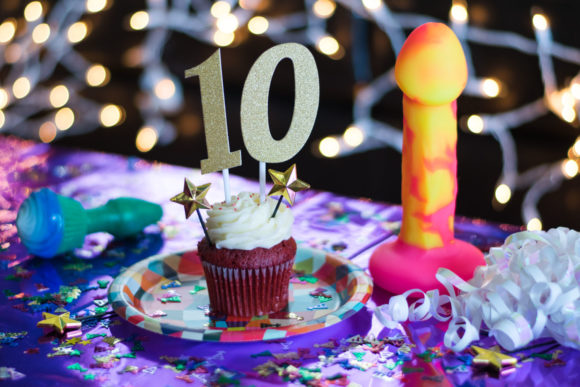 A decade of sex blogging. Cupcake butt plug and Shilo.