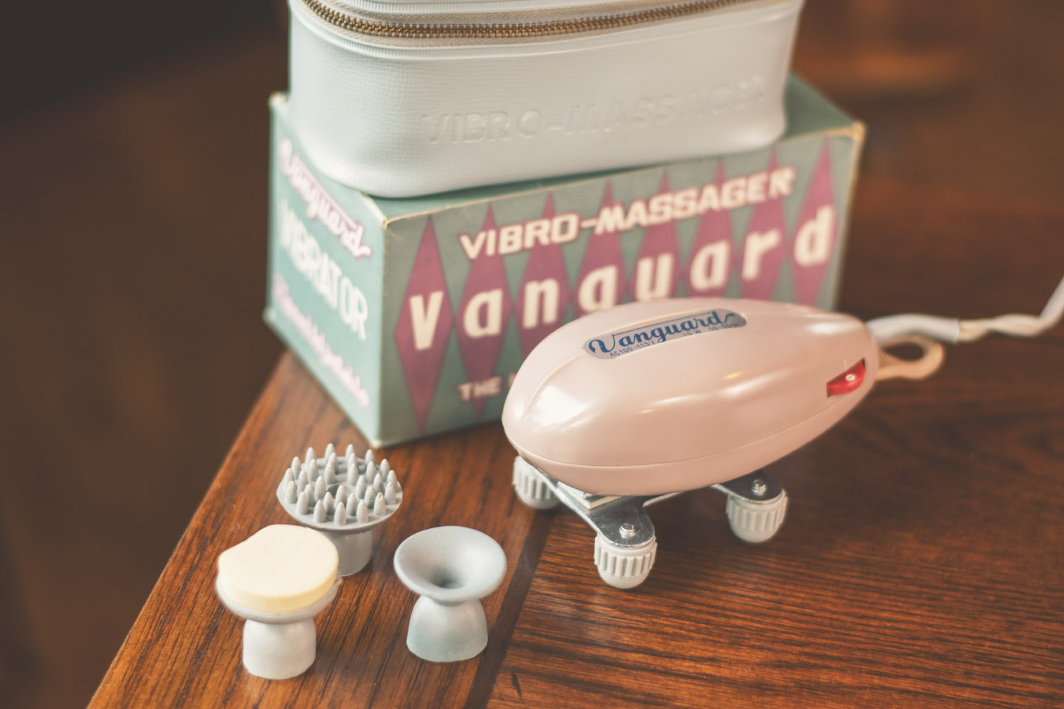 Vanguard Vibro-Massager circa 1950s. Behold that amazing zipper case!